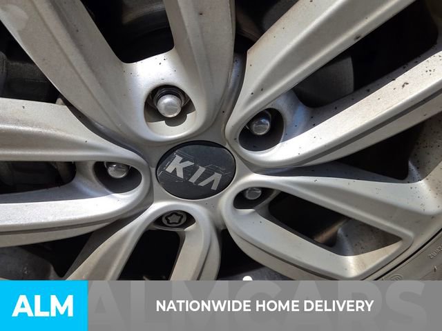 Used 2017 Kia Soul + image 4