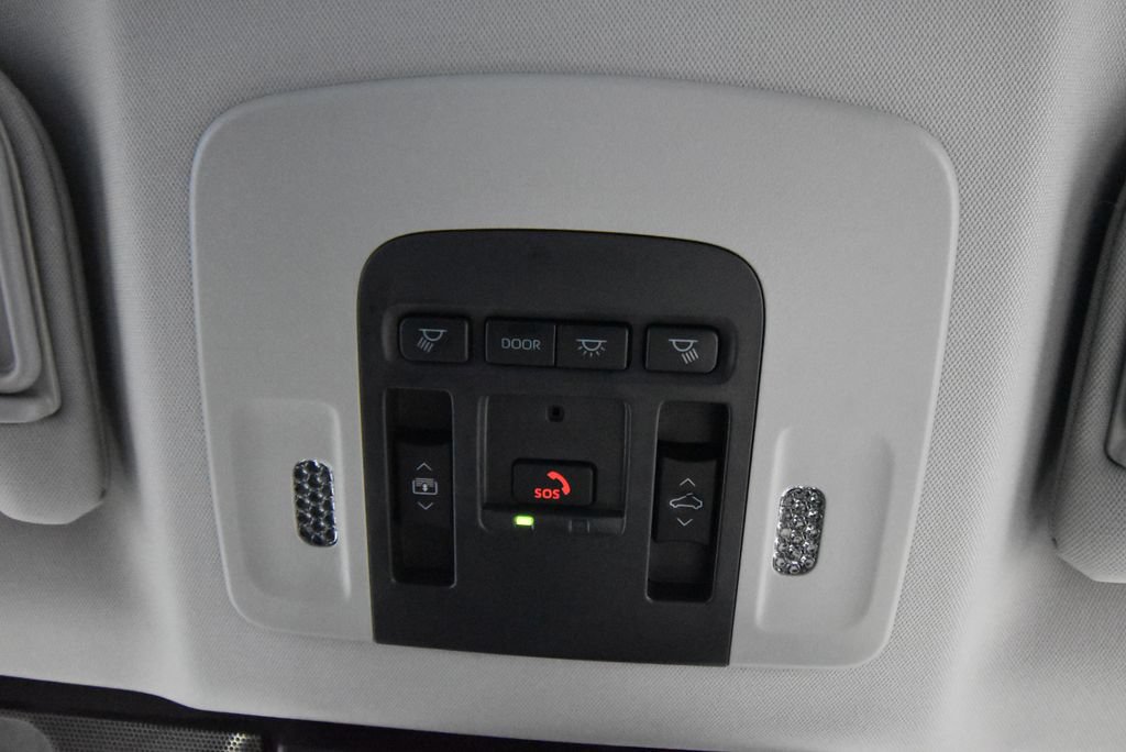 Used 2025 Toyota Camry XLE AWD/4WD image 20