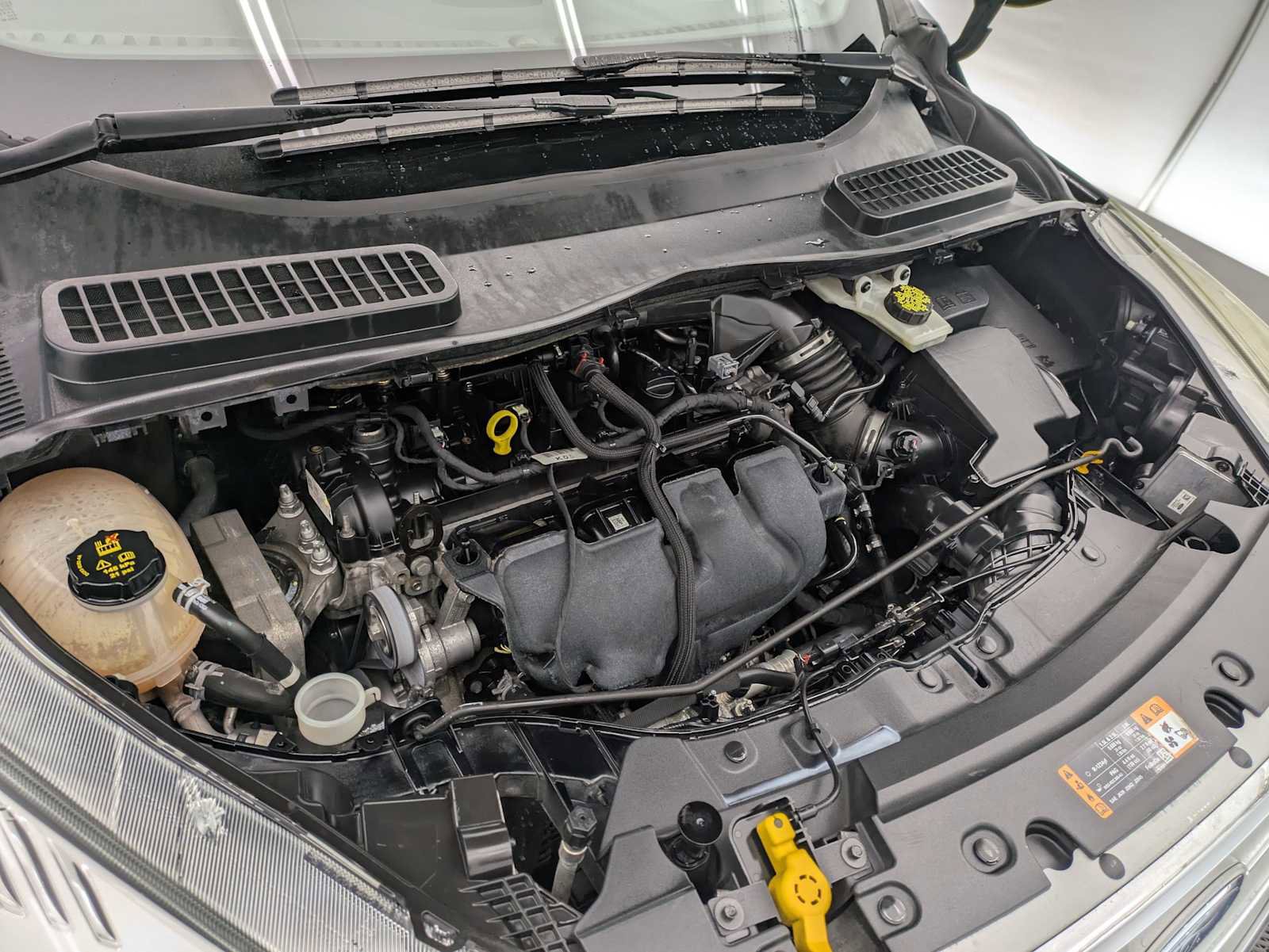 Used 2018 Ford Escape Titanium w/ Ford Safe & Smart Package image 15