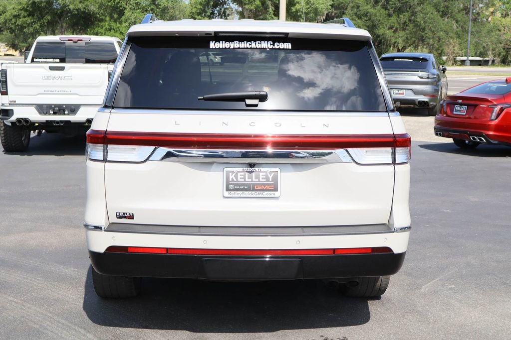 Used 2024 Lincoln Navigator Reserve AWD/4WD image 8
