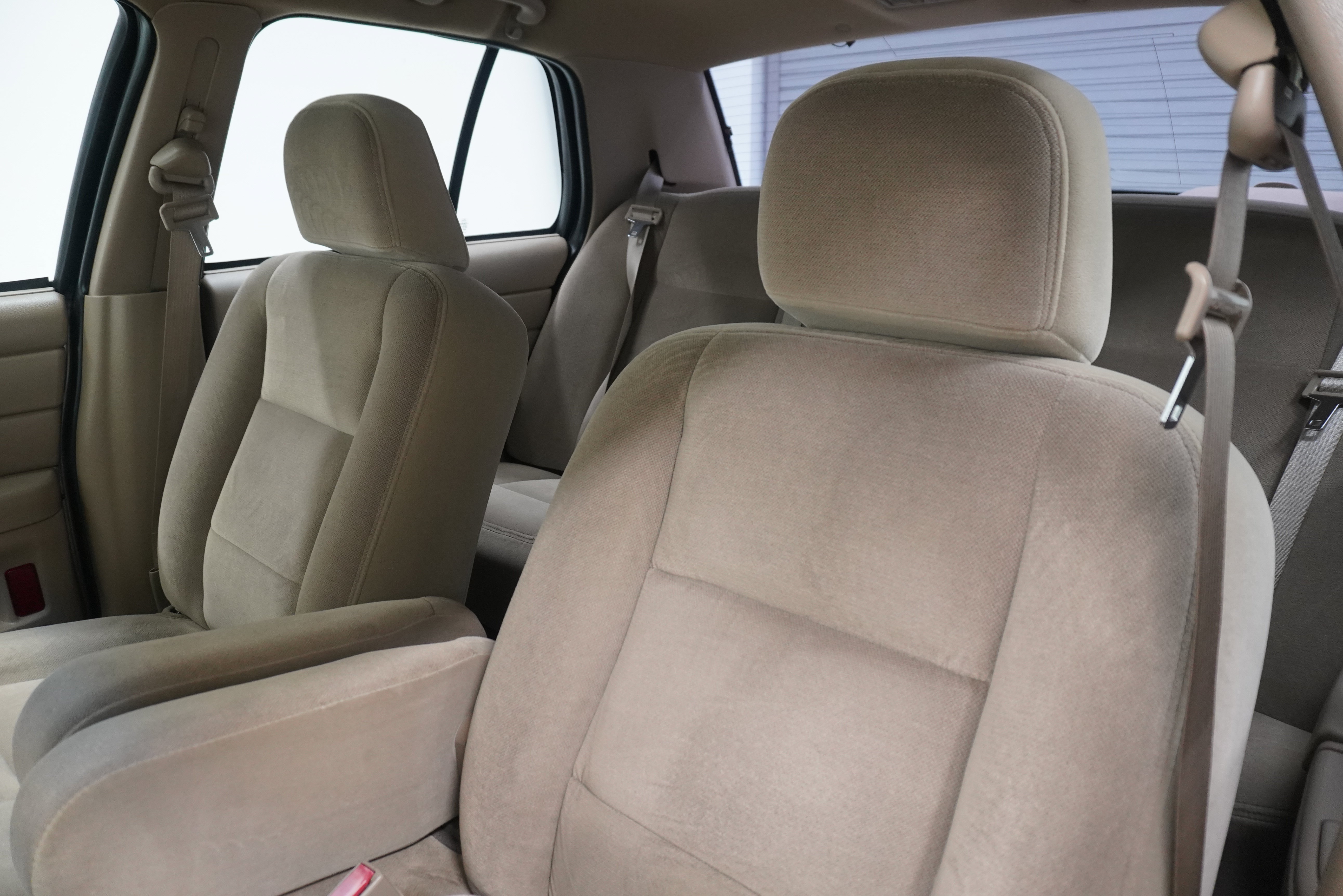 Used 2004 Ford Crown Victoria LX RWD image 9