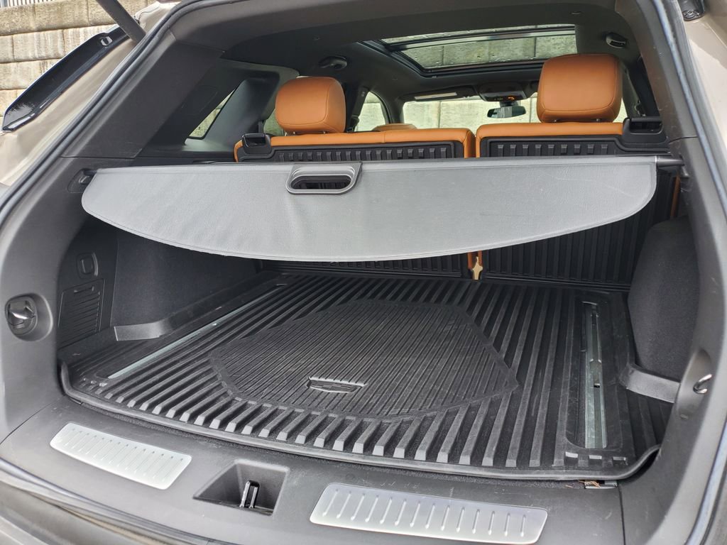 Certified 2023 Cadillac XT5 Premium Luxury w/ LPO, Floor Liner Package image 47