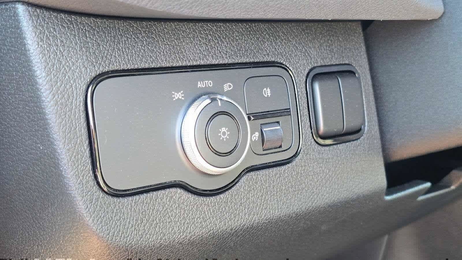 Used 2025 Mercedes-Benz Sprinter 2500 image 25