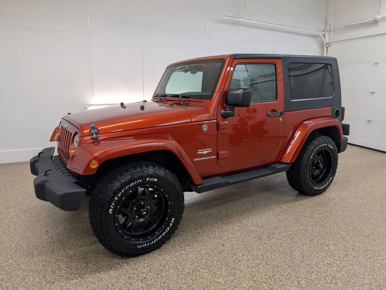 Used 2009 Jeep Wrangler Sahara w/ Dual Top Group AWD/4WD image 1