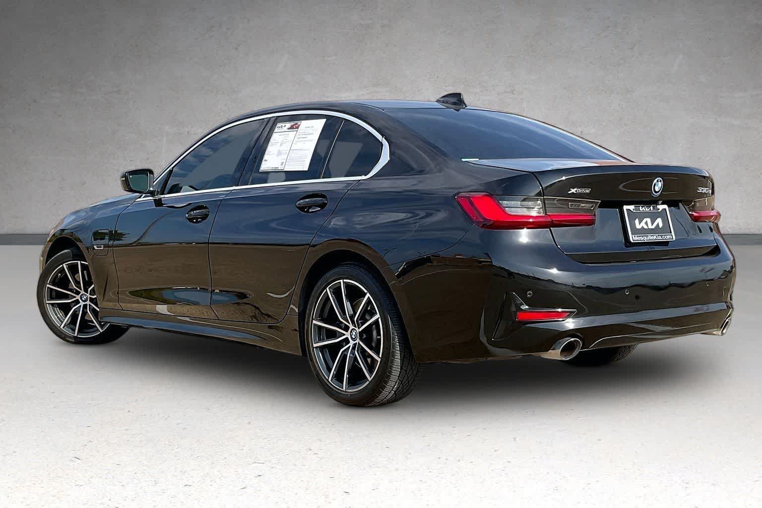 Used 2022 BMW 330e xDrive AWD/4WD image 4