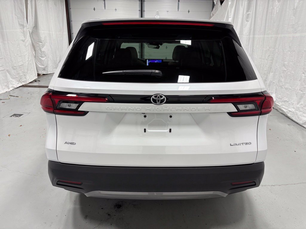 Used 2026 Toyota Grand Highlander AWD image 6