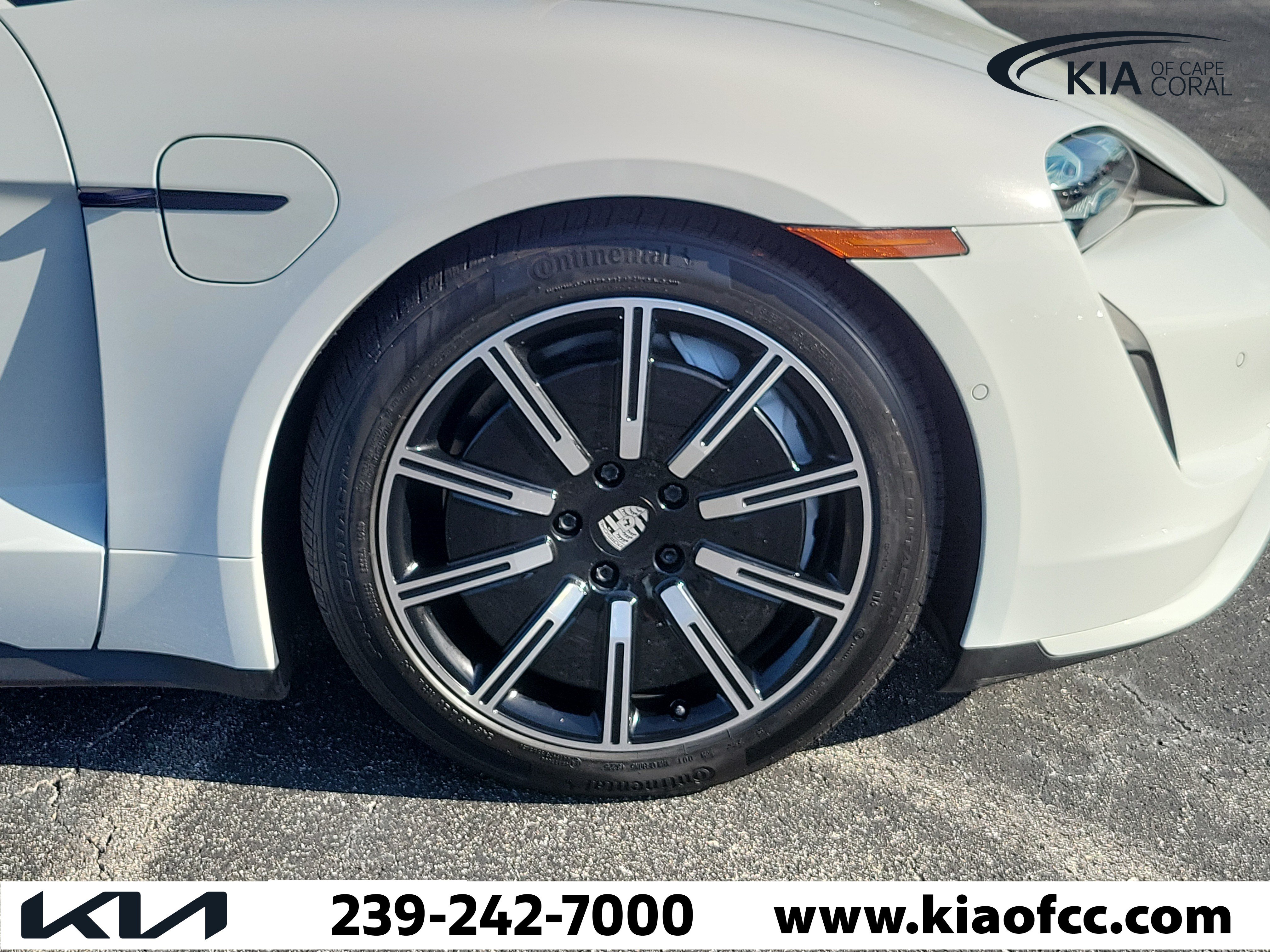 Used 2020 Porsche Taycan Turbo AWD/4WD image 7