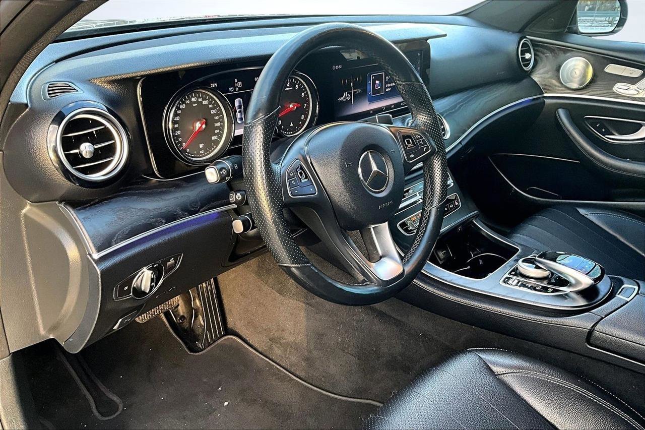 Used 2018 Mercedes-Benz E 300 4MATIC w/ Premium 1 Package image 17