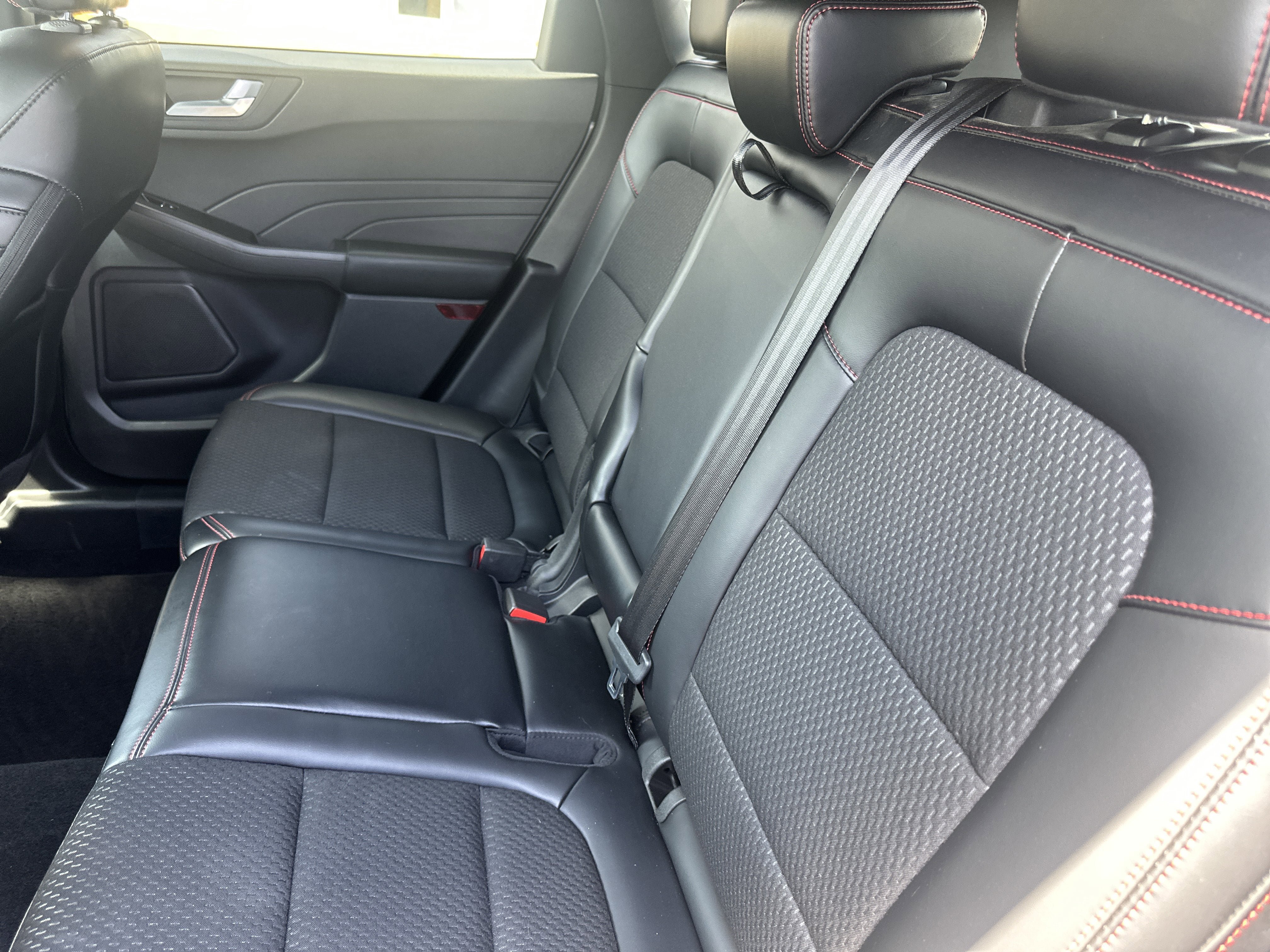Used 2024 Ford Escape ST-Line w/ Tech Pack #1 AWD/4WD image 19