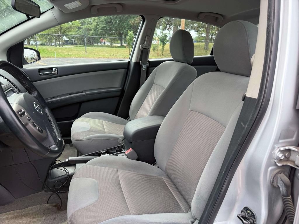 Used 2012 Nissan Sentra 2.0 SR w/ Special Edition Pkg FWD image 11