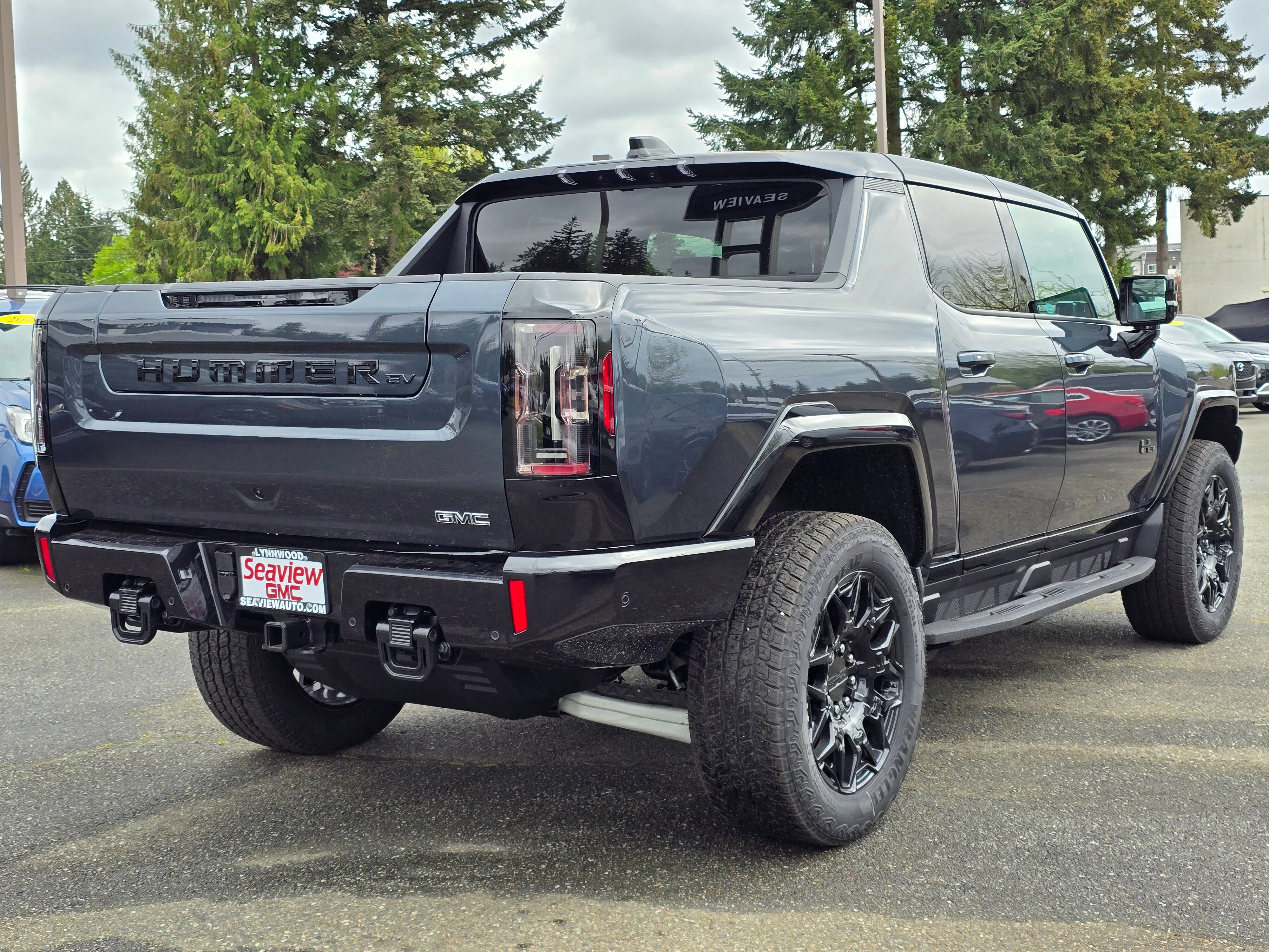 New 2026 GMC Hummer EV 4x4 Crew Cab w/ LPO, Dark Essentials Package image 7