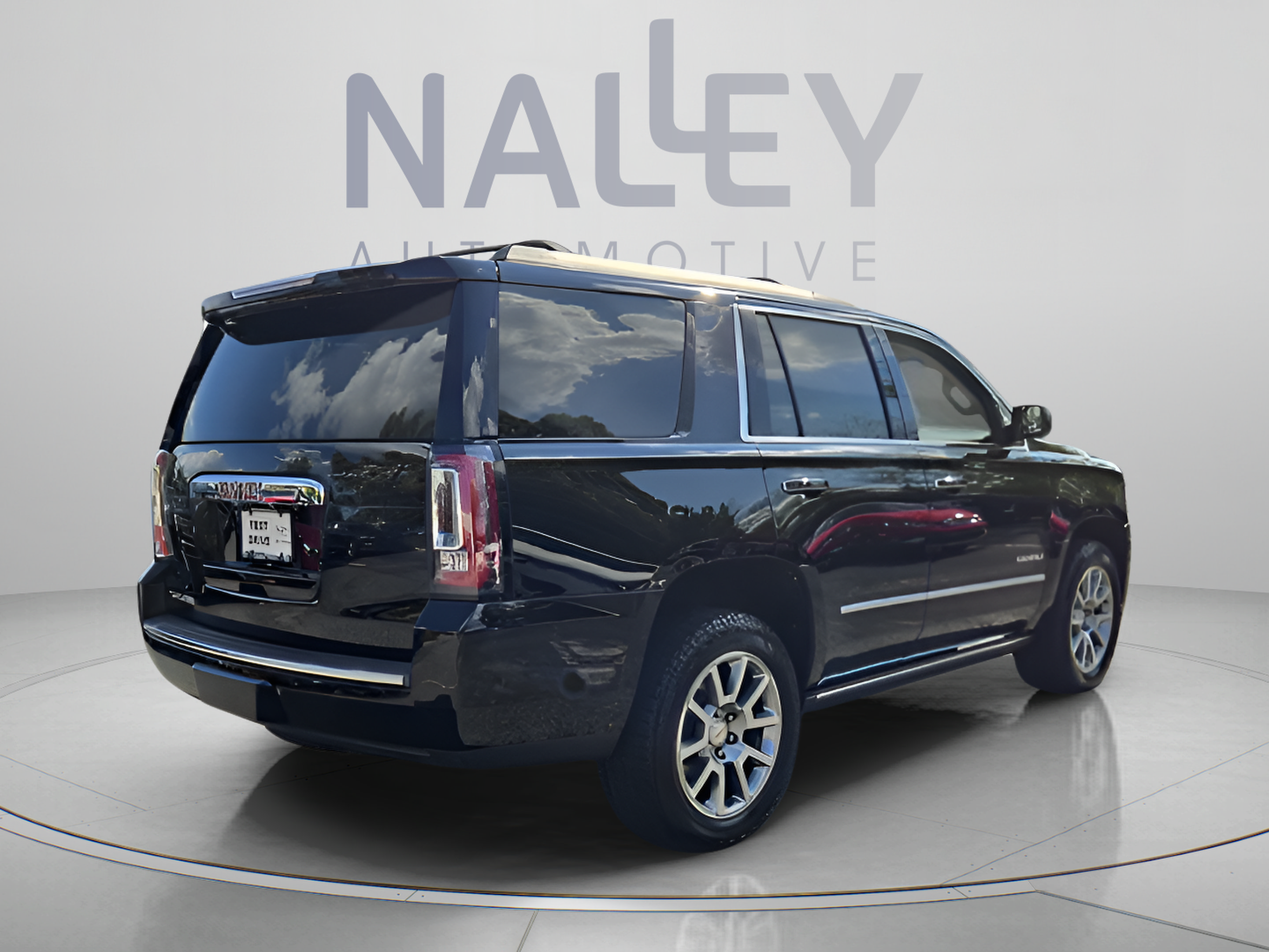 Used 2019 GMC Yukon Denali AWD/4WD image 5