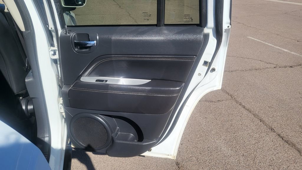 Used 2016 Jeep Compass Latitude image 18