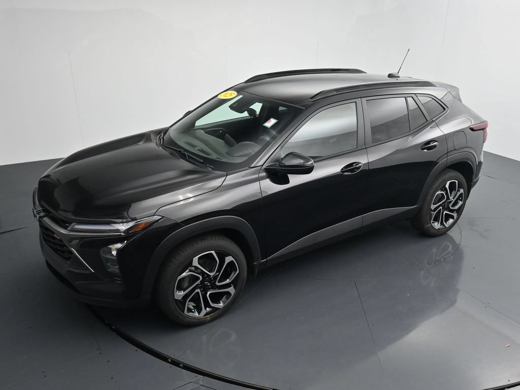 Used 2025 Chevrolet Trax RS w/ Driver Confidence Package FWD image 26