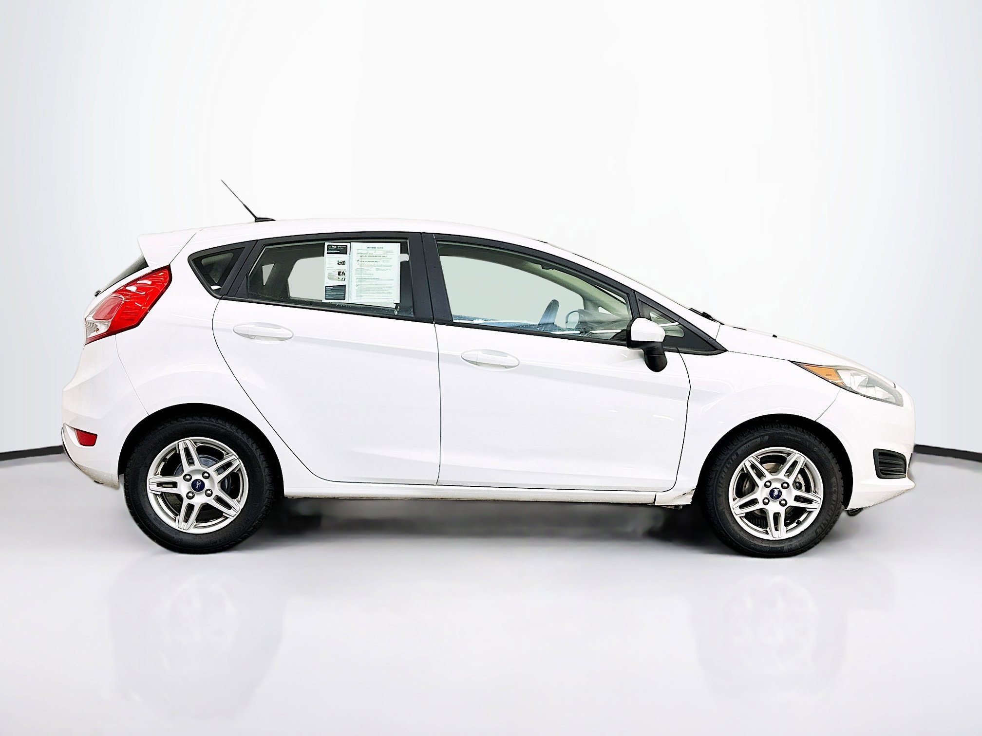 Used 2017 Ford Fiesta SE image 10