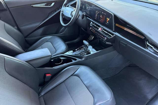 Certified 2025 Kia Niro EX Touring FWD image 21
