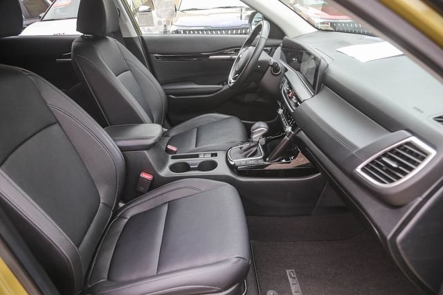 Certified 2024 Kia Seltos SX w/ SX Sunroof Package AWD/4WD image 17