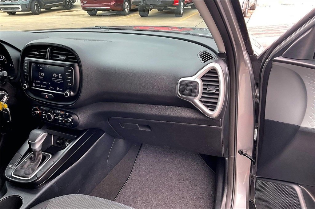 Certified 2022 Kia Soul LX w/ Technology Package image 15