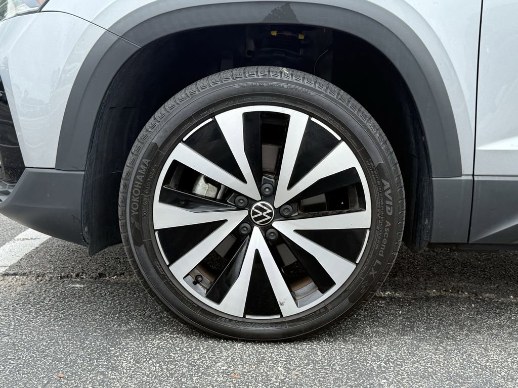 Used 2022 Volkswagen Taos SE FWD image 9