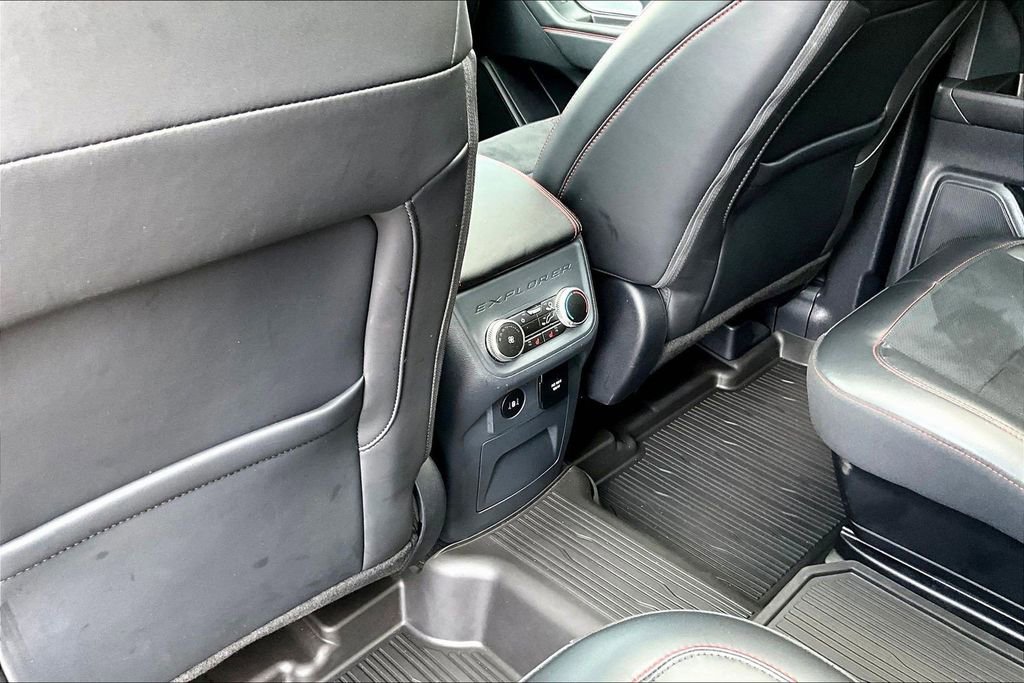 Used 2025 Ford Explorer ST AWD/4WD image 12
