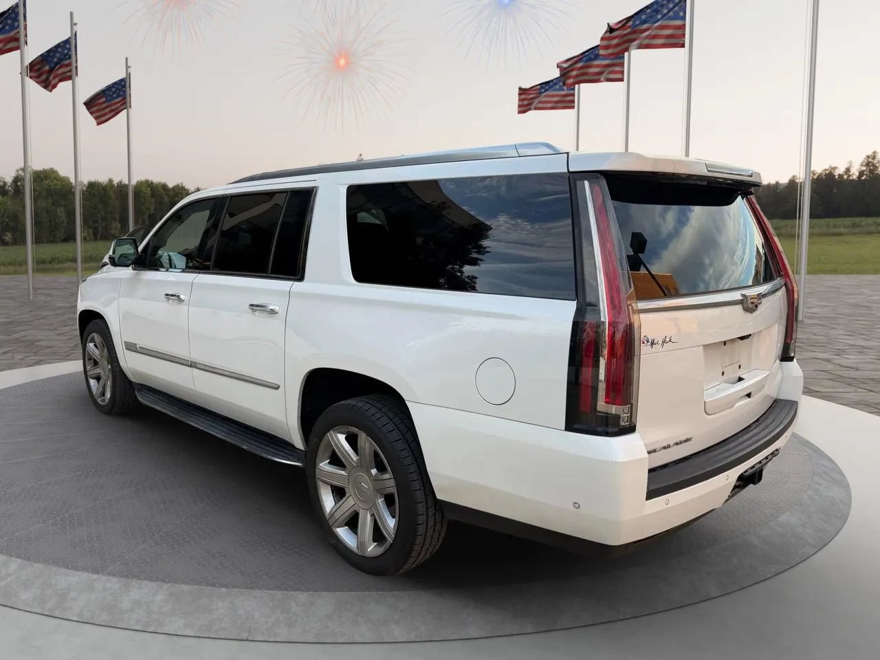 Used 2018 Cadillac Escalade ESV Luxury AWD/4WD image 10