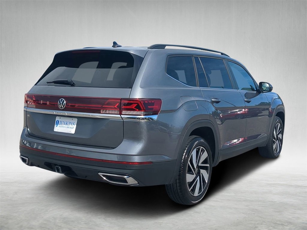 Used 2025 Volkswagen Atlas SE image 3