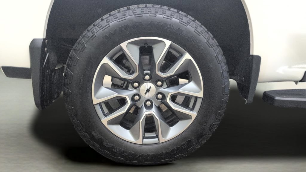 Used 2025 Chevrolet Silverado 1500 RST AWD/4WD image 28