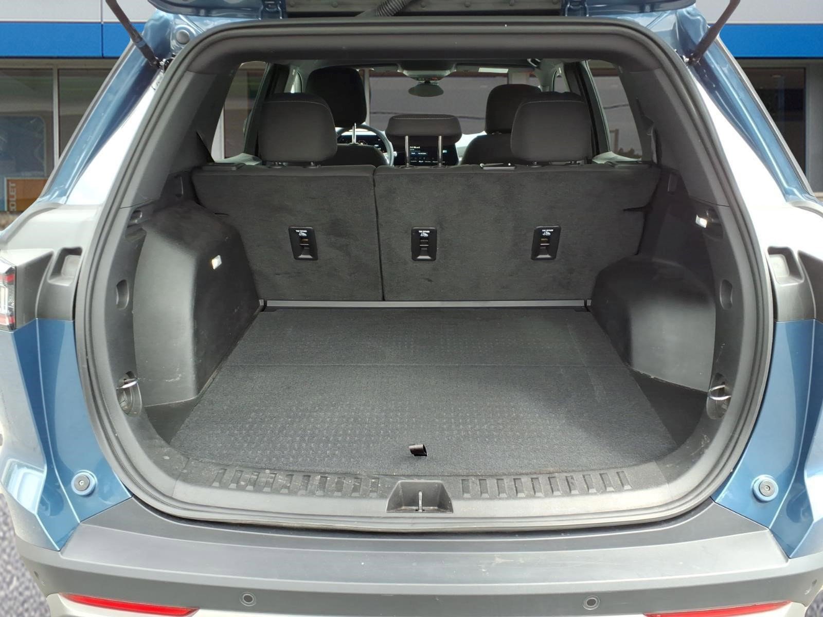 Used 2025 Chevrolet Equinox LT w/ Midnight Edition FWD image 5