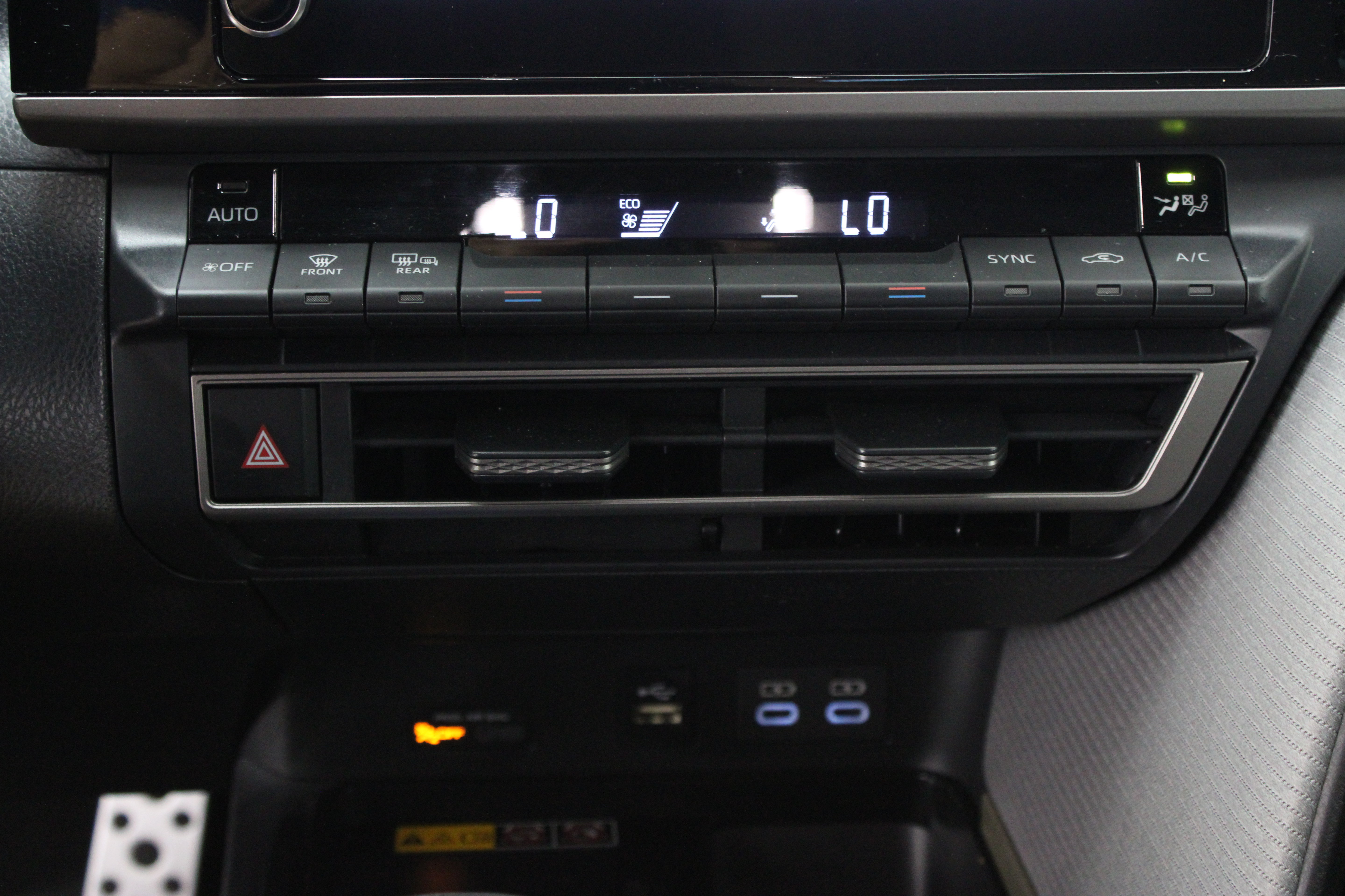 Used 2026 Toyota Camry SE w/ Convenience Package FWD image 20