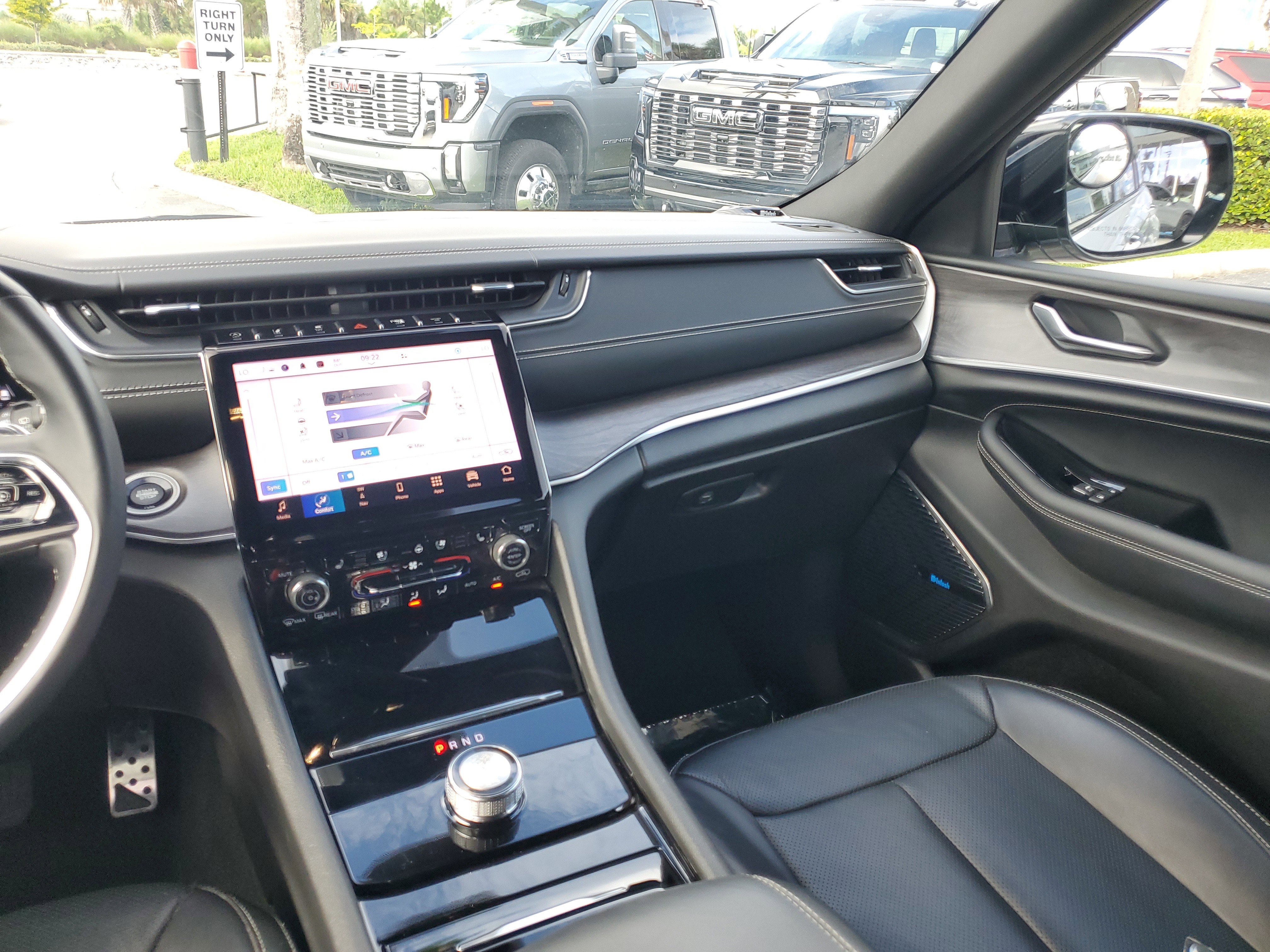 Used 2022 Jeep Grand Cherokee Overland image 21