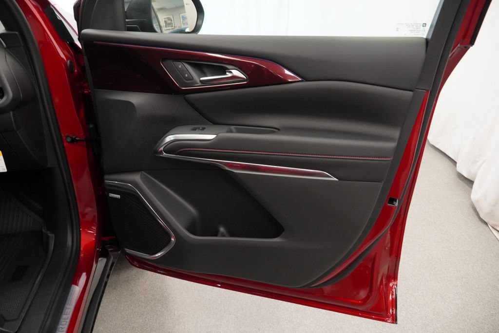 New 2027 Chevrolet Traverse RS w/ LPO, Floor Liner Package AWD/4WD image 29