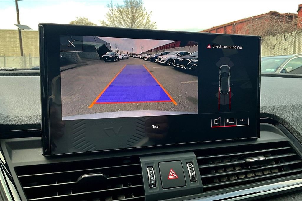 Used 2023 Audi Q5 2.0T Premium w/ Convenience Package image 14