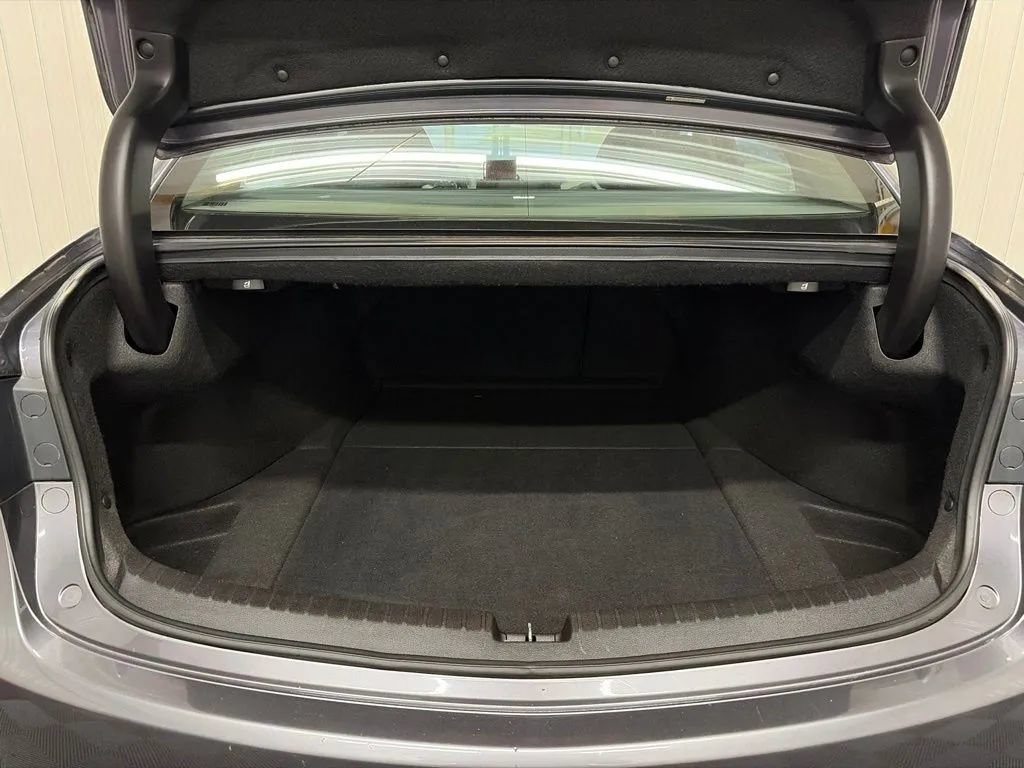 Used 2018 Acura TLX w/ Technology Package FWD image 14