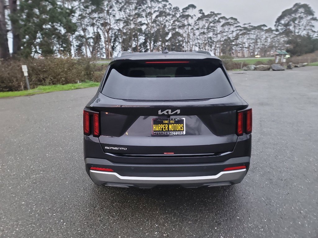 New 2026 Kia Sorento S image 4