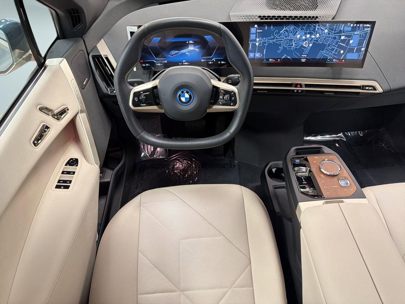 Used 2023 BMW iX xDrive50 w/ Premium Package AWD/4WD image 28
