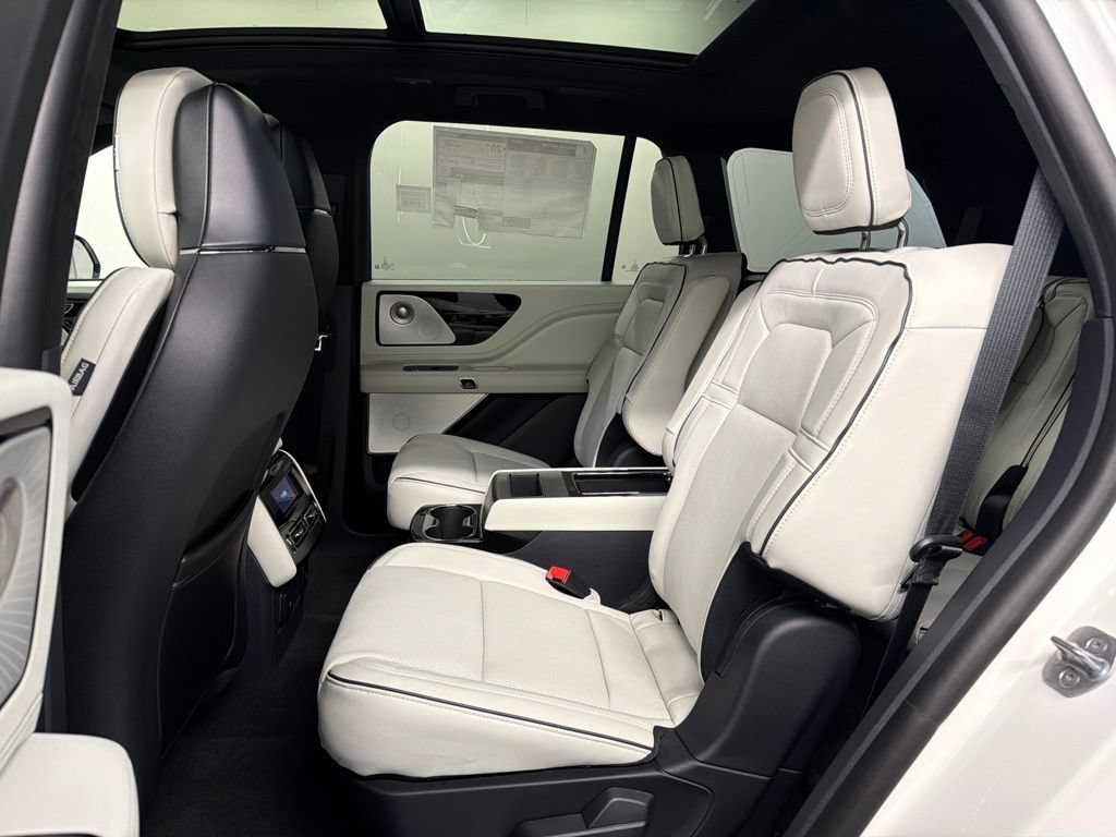New 2026 Lincoln Aviator Black Label w/ Dynamic Handling Package AWD/4WD image 34