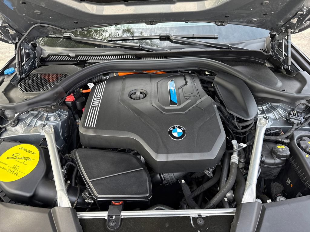 Used 2023 BMW 530e xDrive w/ Premium Package AWD/4WD image 32