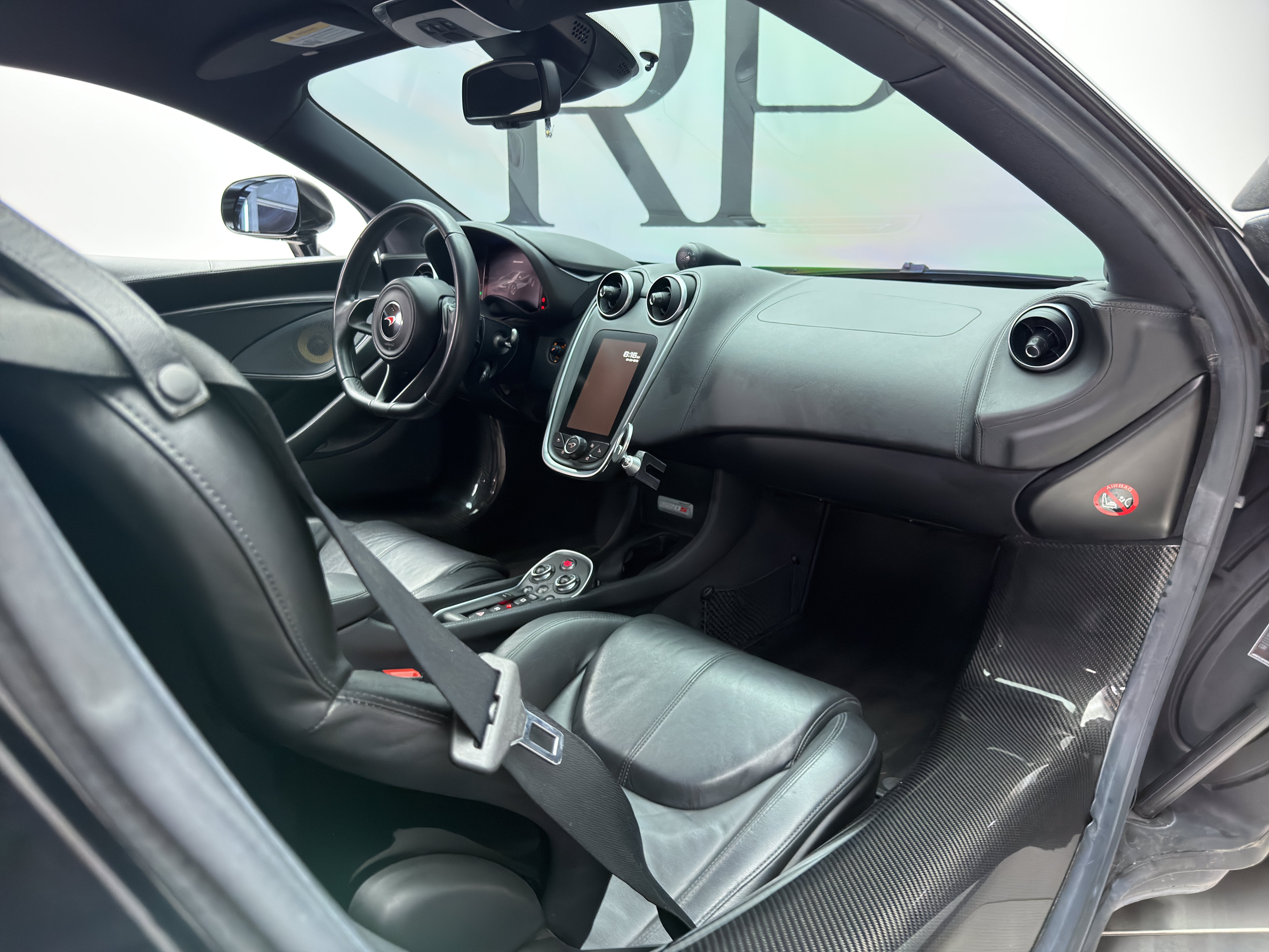 Used 2016 McLaren 570S Coupe RWD image 18