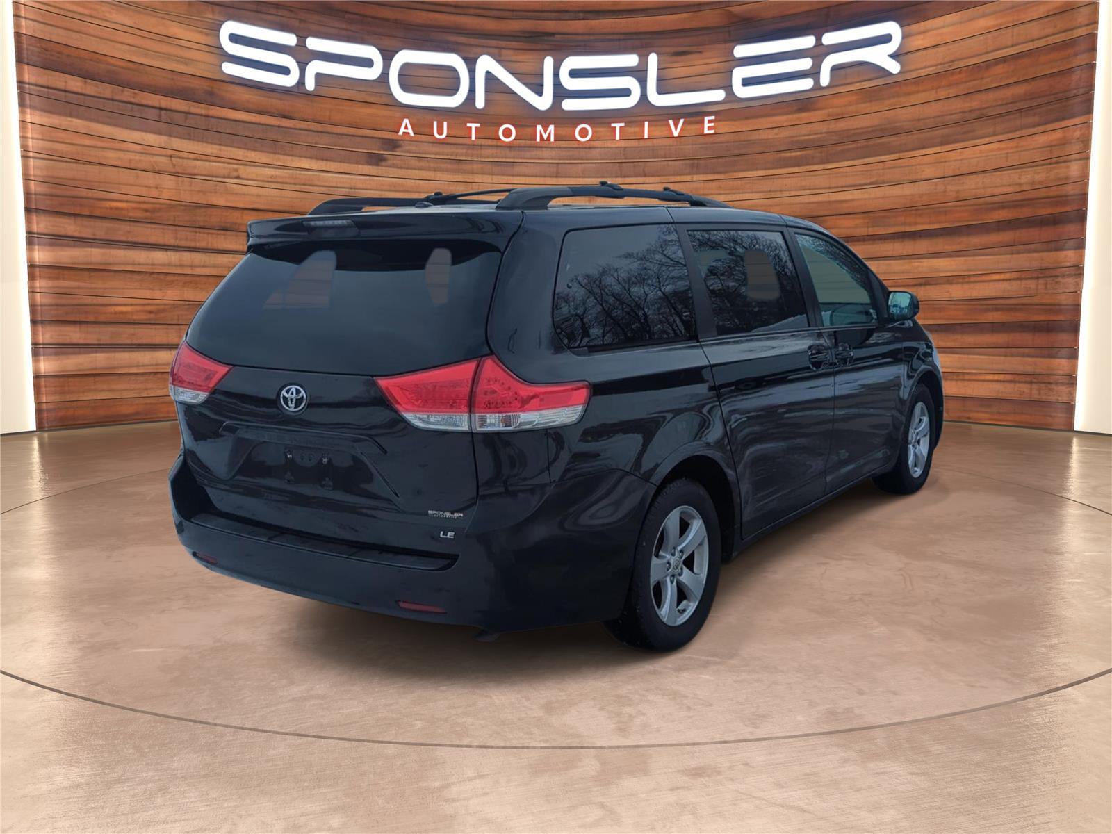 Used 2011 Toyota Sienna LE image 5