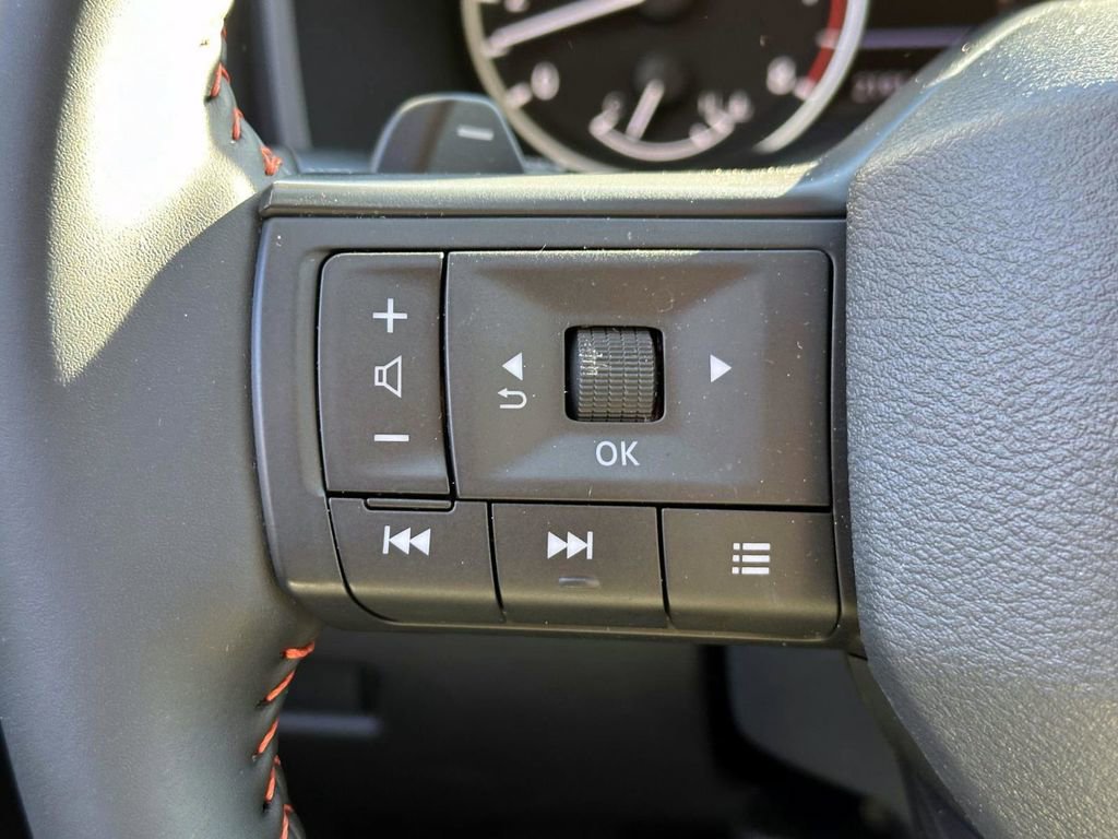 Certified 2025 Nissan Rogue SV image 21