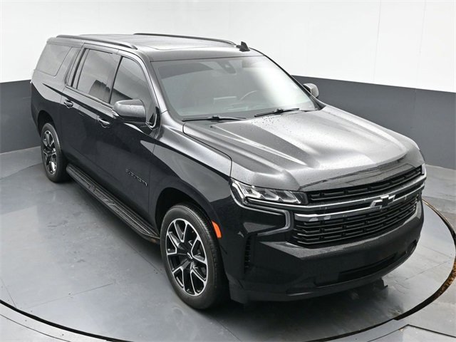 Used 2022 Chevrolet Suburban RST w/ Sport Performance Package image 40