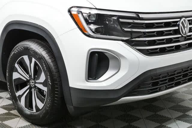 Certified 2025 Volkswagen Atlas SE FWD image 33