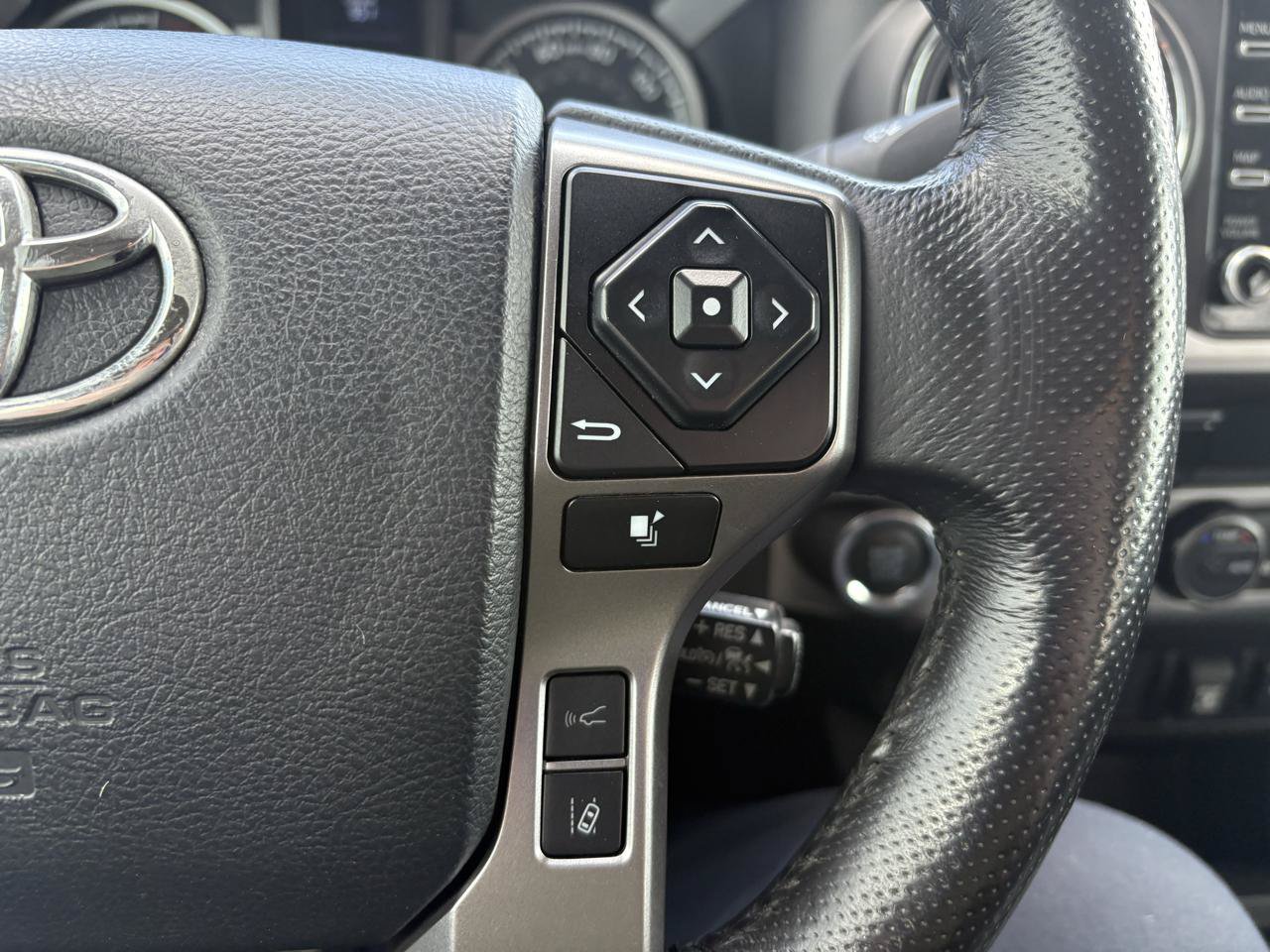 Used 2023 Toyota Tacoma SR5 RWD image 23