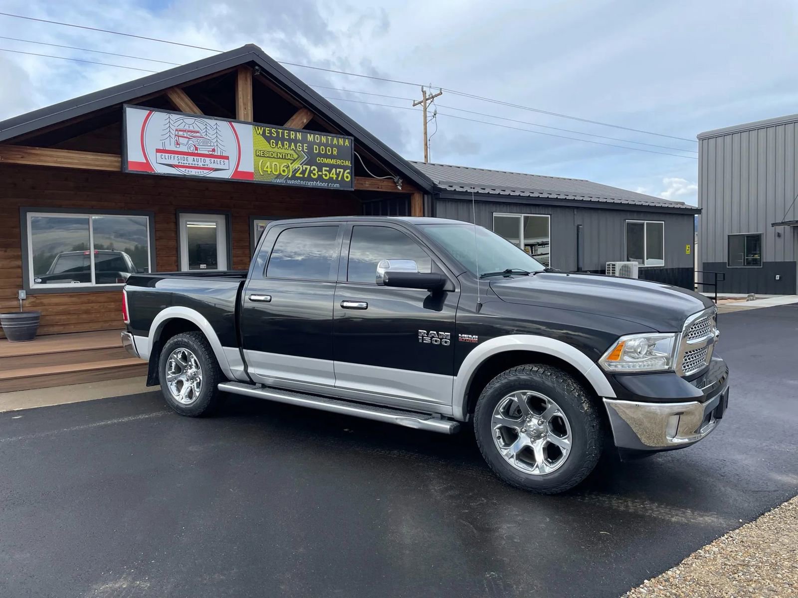 Used 2018 RAM 1500 Laramie image 3