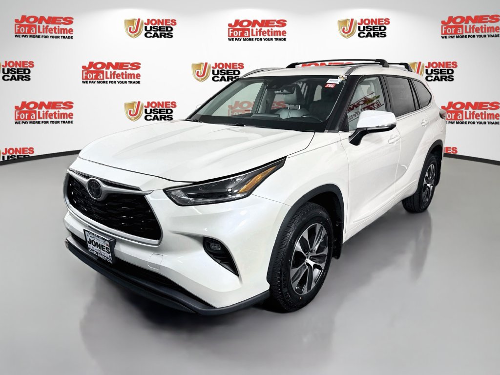 Certified 2021 Toyota Highlander XLE AWD/4WD image 13