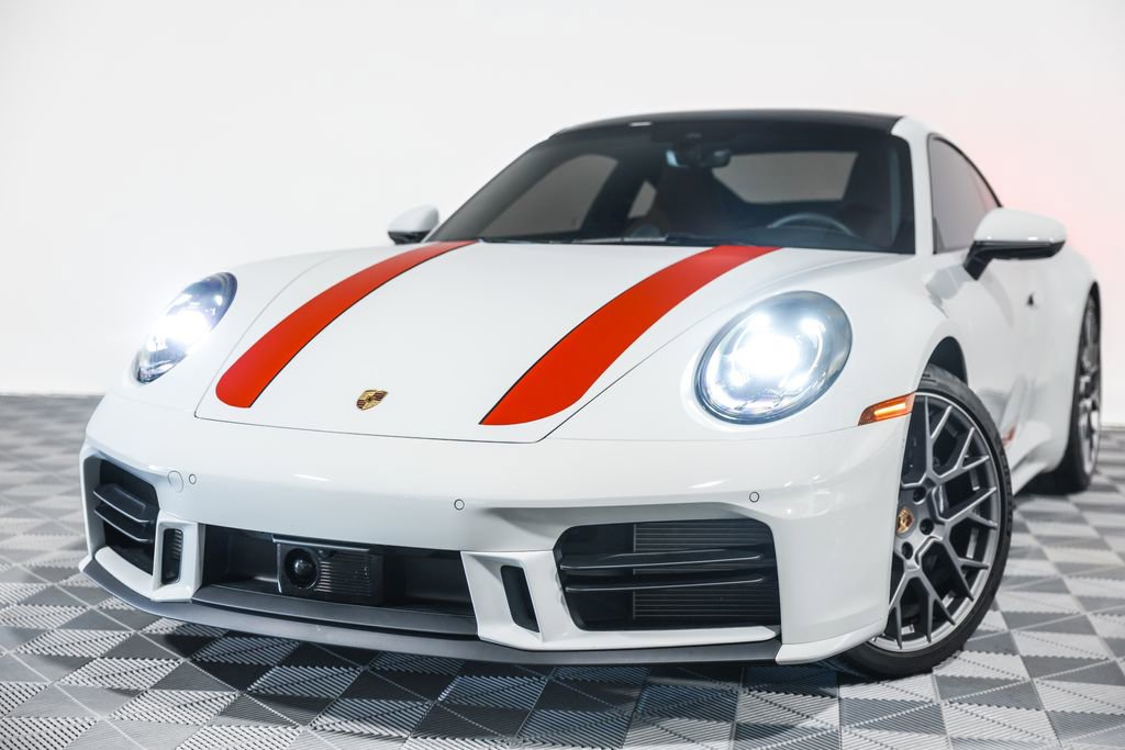 Used 2025 Porsche 911 Carrera RWD image 10