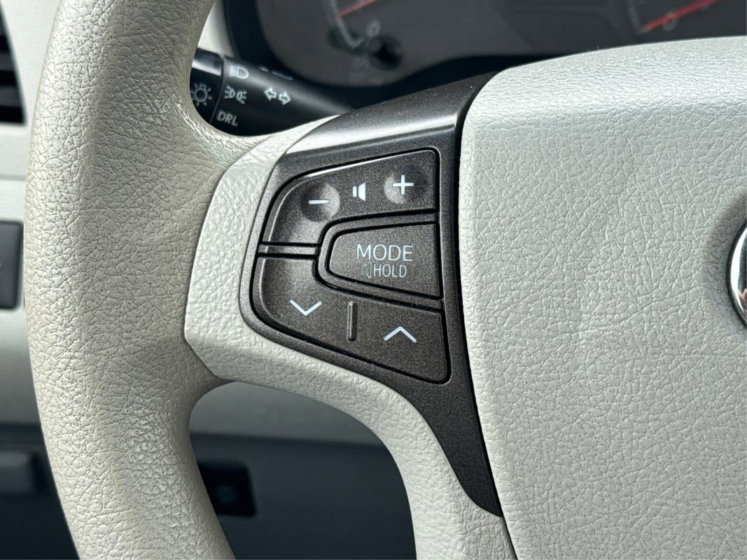 Used 2014 Toyota Sienna LE image 33