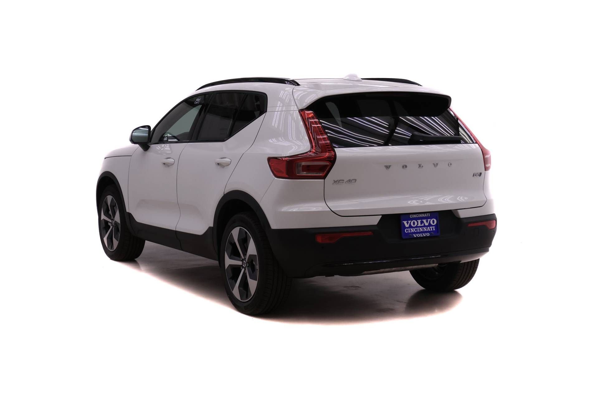 New 2026 Volvo XC40 B5 Core w/ Climate Package AWD/4WD image 5
