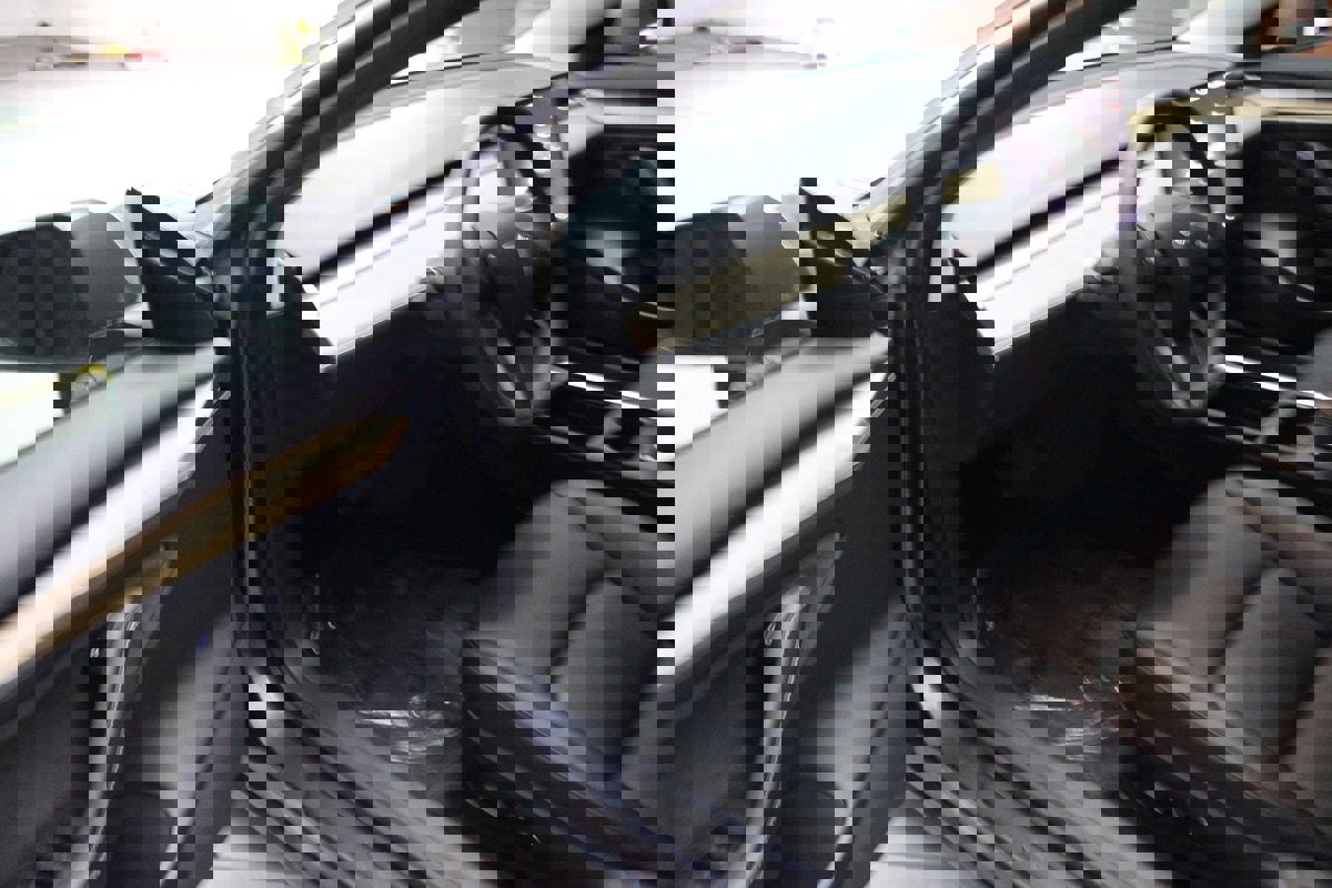 Used 2023 Tesla Model 3 Standard Range image 3