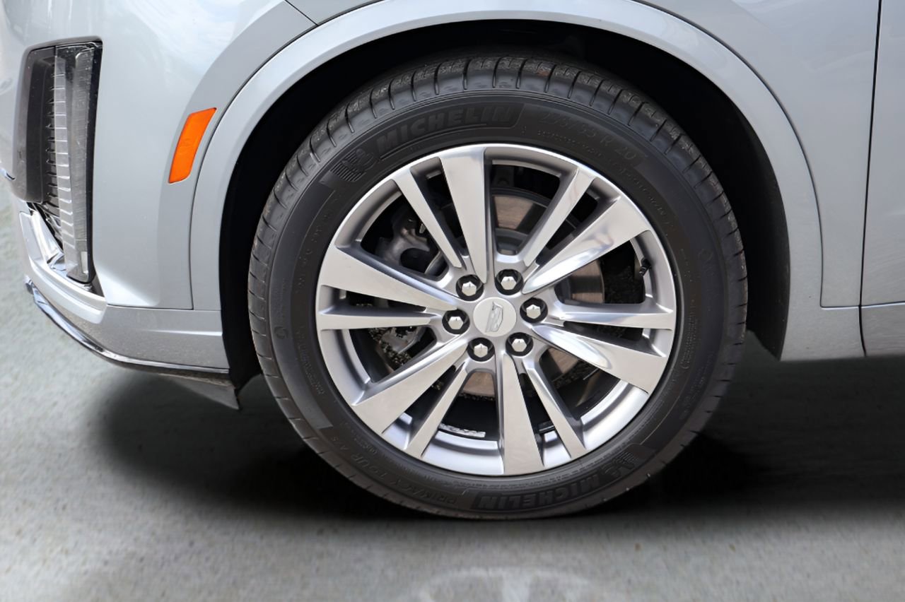 Certified 2023 Cadillac XT6 Premium Luxury image 9